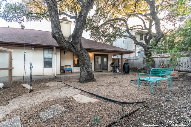 Listing photo id 15 for 4415 Shavano Way
