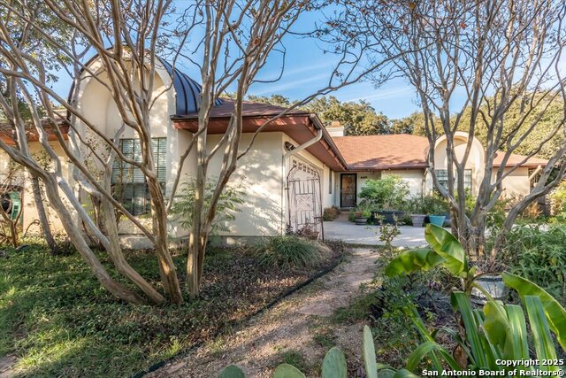 Listing photo id 0 for 4415 Shavano Way
