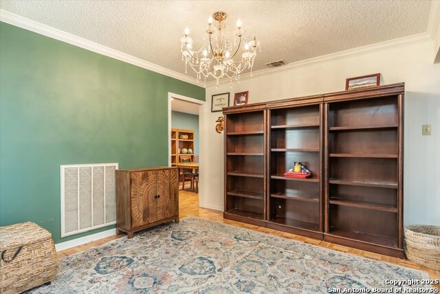 Listing photo id 2 for 4415 Shavano Way