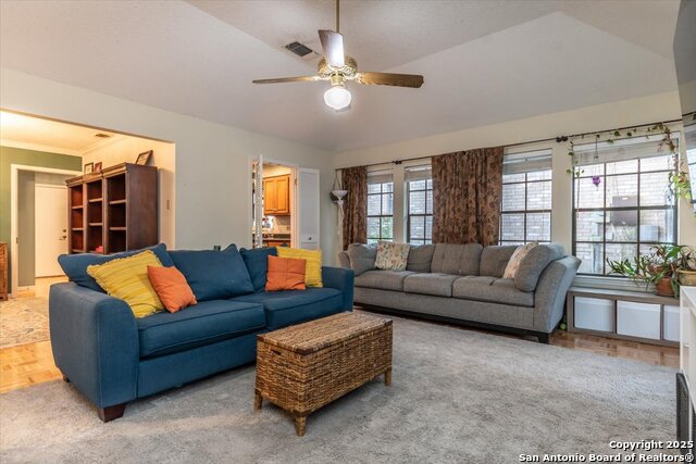 Listing photo id 3 for 4415 Shavano Way