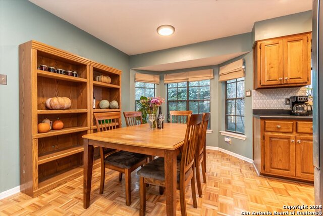 Listing photo id 6 for 4415 Shavano Way