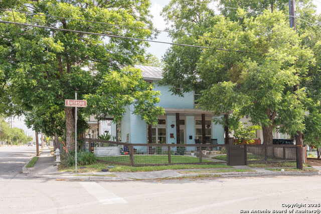 Listing photo id 17 for 430 Burleson