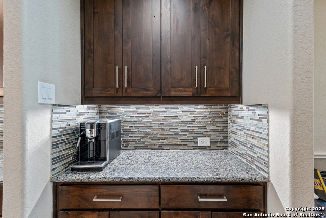Listing photo id 8 for 11923 Sandbar