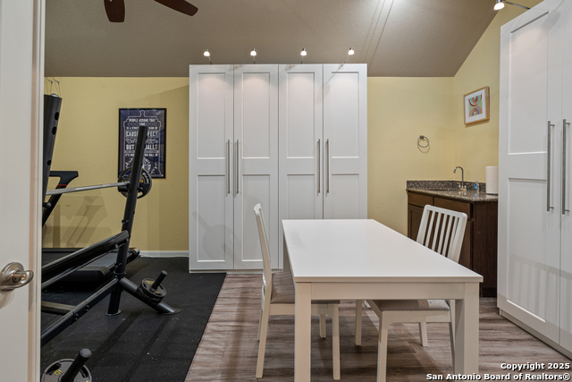 Listing photo id 19 for 11923 Sandbar