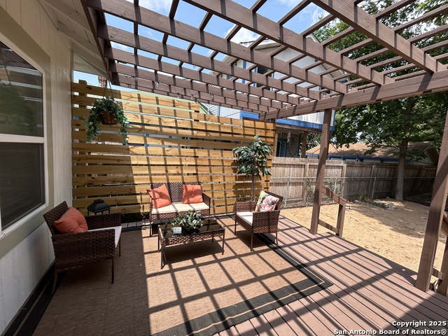 Listing photo id 17 for 223 Glenwood