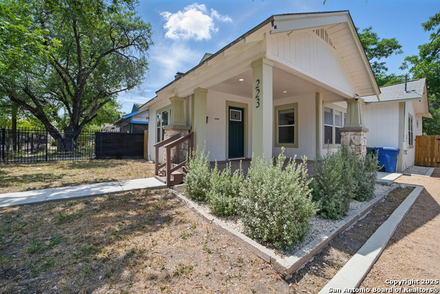 Listing photo id 23 for 223 Glenwood