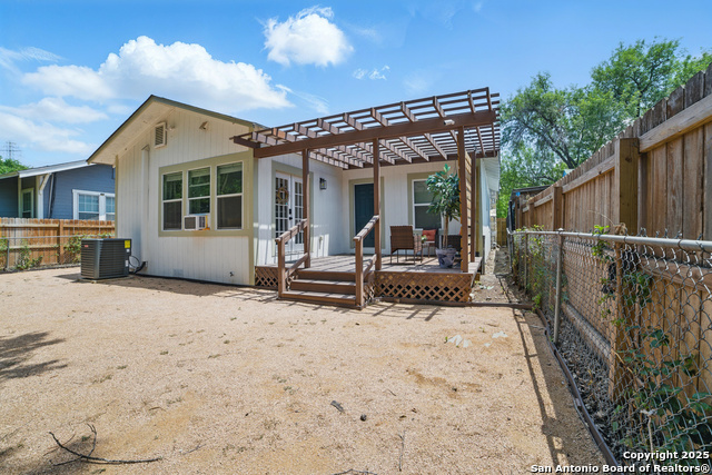 Listing photo id 26 for 223 Glenwood