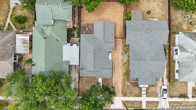 Listing photo id 31 for 223 Glenwood