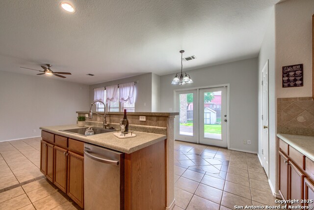 Image 11 of 33 For 112 Springtree Bend
