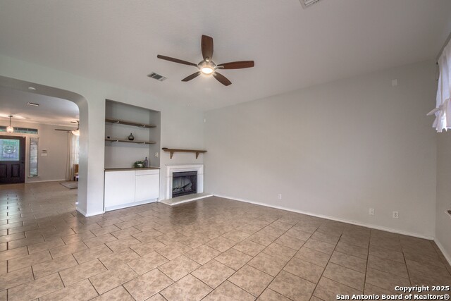 Image 13 of 33 For 112 Springtree Bend