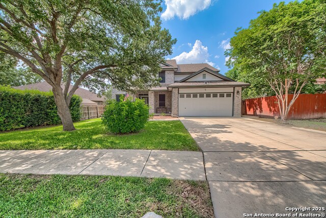 Image 2 of 33 For 112 Springtree Bend