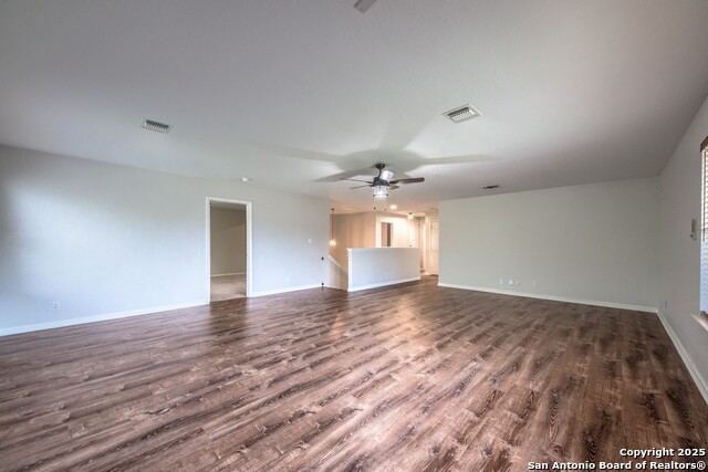 Image 21 of 33 For 112 Springtree Bend