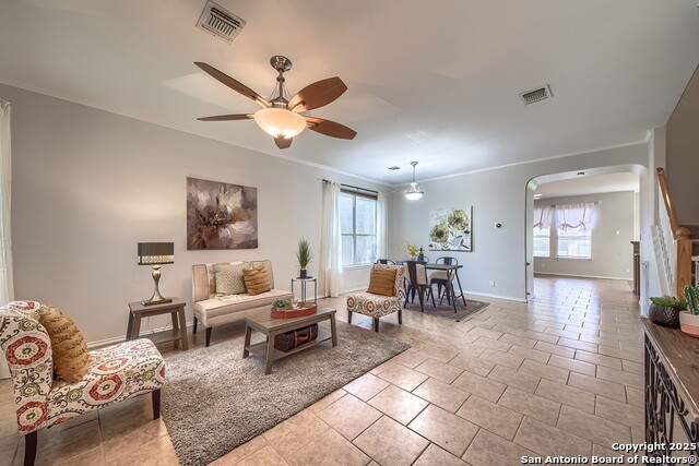 Image 6 of 33 For 112 Springtree Bend