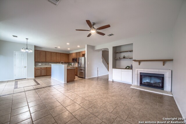 Image 8 of 33 For 112 Springtree Bend