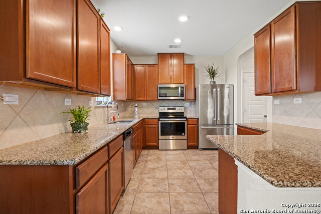Listing photo id 8 for 2414 Cotton Forrest