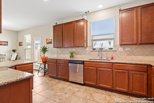 Listing photo id 9 for 2414 Cotton Forrest