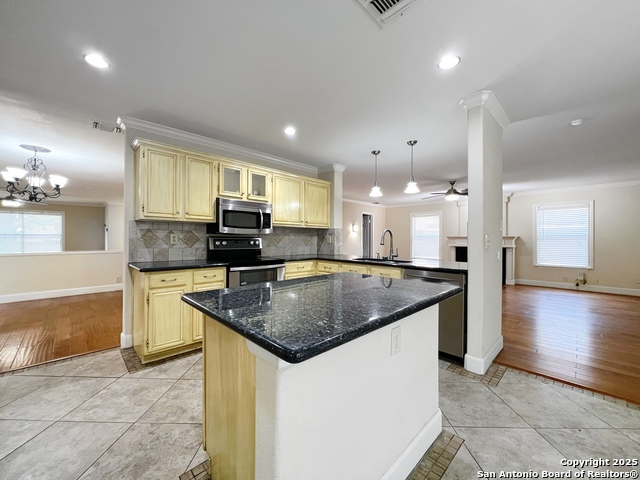 Image 11 of 40 For 3355 Rosetti Dr
