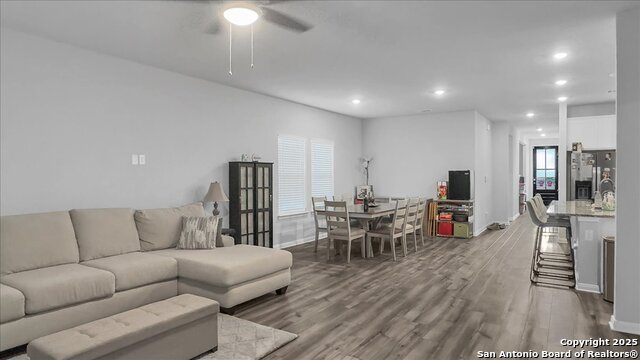 Image 6 of 41 For 229 Colebrook Way