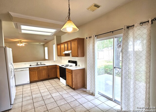 Image 2 of 22 For 237 Tapwood Ln