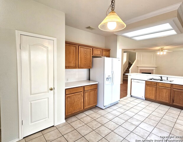 Image 3 of 22 For 237 Tapwood Ln
