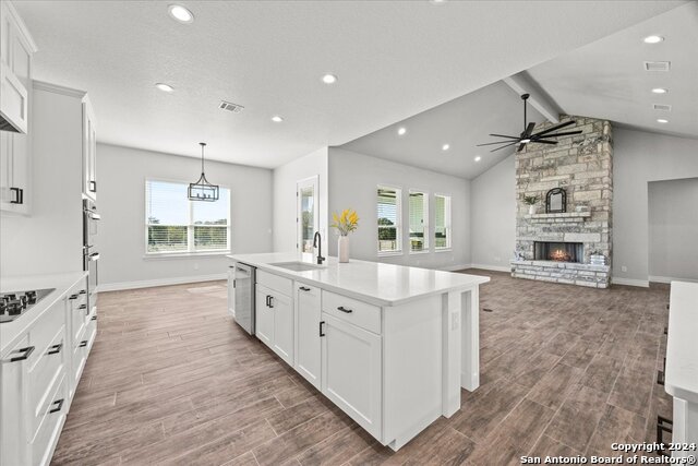 Image 10 of 53 For 109 Hondo Drive