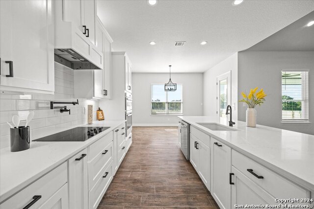 Image 14 of 53 For 109 Hondo Drive