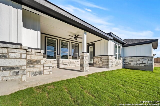 Image 2 of 53 For 109 Hondo Drive