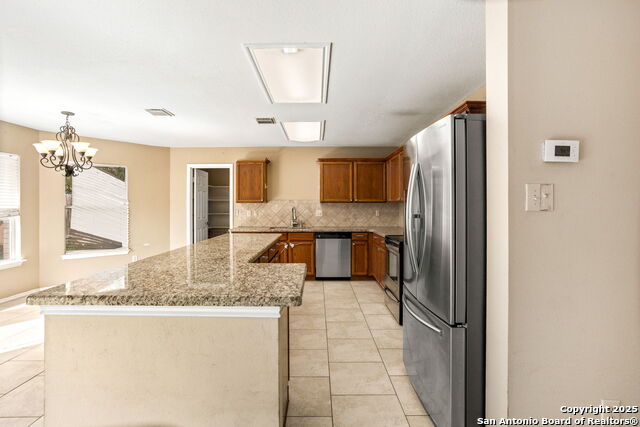 Image 11 of 32 For 1215 Dezarae St.,