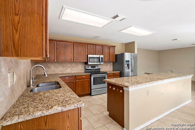 Image 13 of 32 For 1215 Dezarae St.,