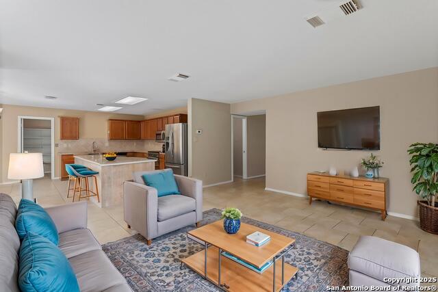 Image 9 of 32 For 1215 Dezarae St.,