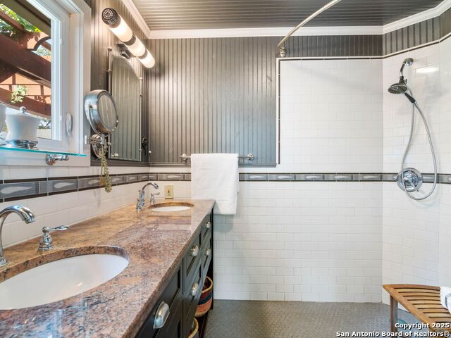 Listing photo id 16 for 131 Bess  