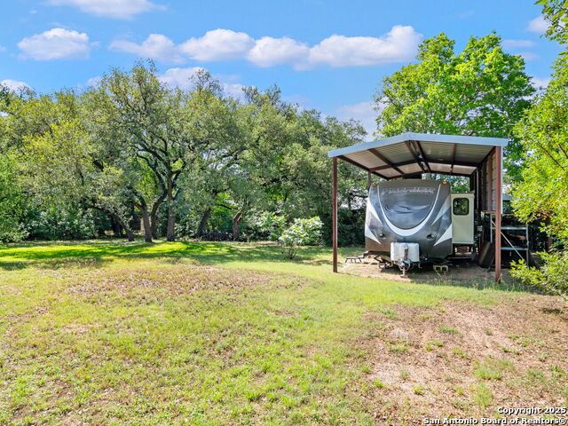 Listing photo id 38 for 131 Bess  