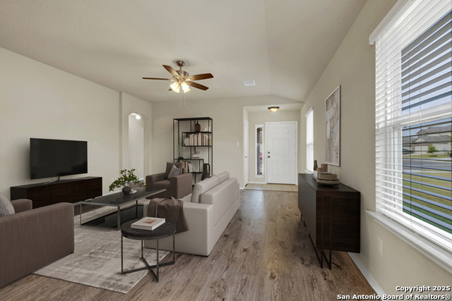 Image 3 of 25 For 920 Bexley Dr.
