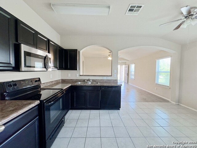 Image 7 of 25 For 920 Bexley Dr.