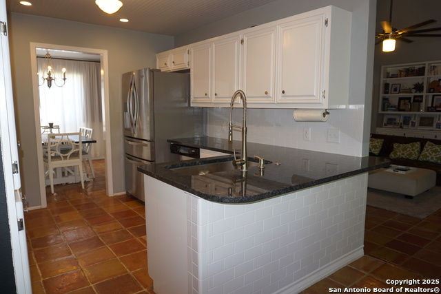 Listing photo id 7 for 9200 Fallworth