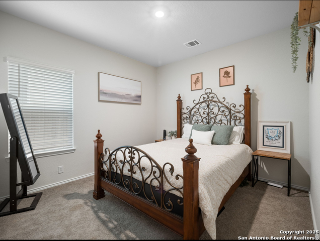 Listing photo id 18 for 6416 Embankment