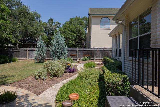 Listing photo id 8 for 607 San Dizier
