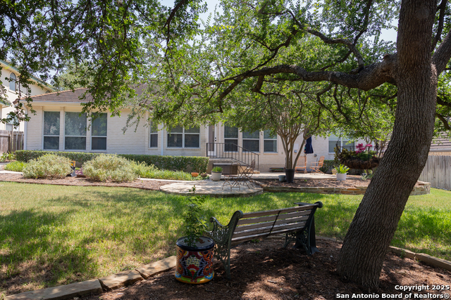 Listing photo id 12 for 607 San Dizier
