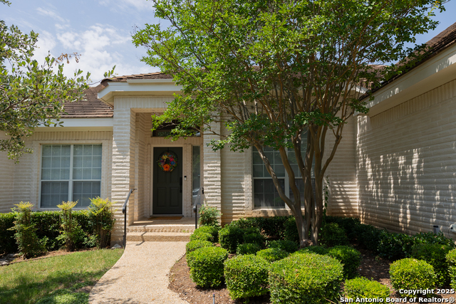 Listing photo id 16 for 607 San Dizier