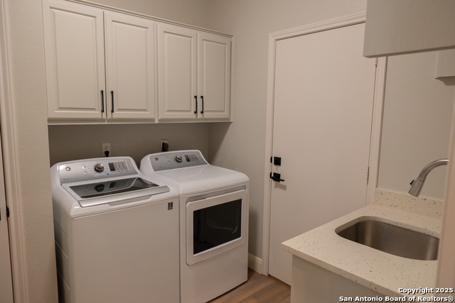 Listing photo id 18 for 607 San Dizier