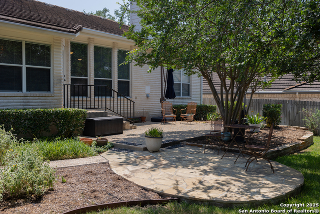 Listing photo id 22 for 607 San Dizier