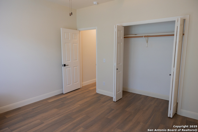 Listing photo id 23 for 607 San Dizier