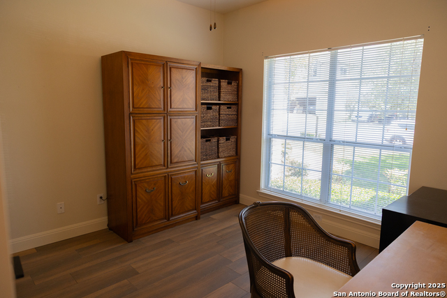 Listing photo id 25 for 607 San Dizier
