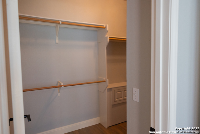 Listing photo id 37 for 607 San Dizier