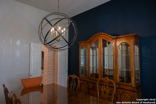 Listing photo id 2 for 607 San Dizier