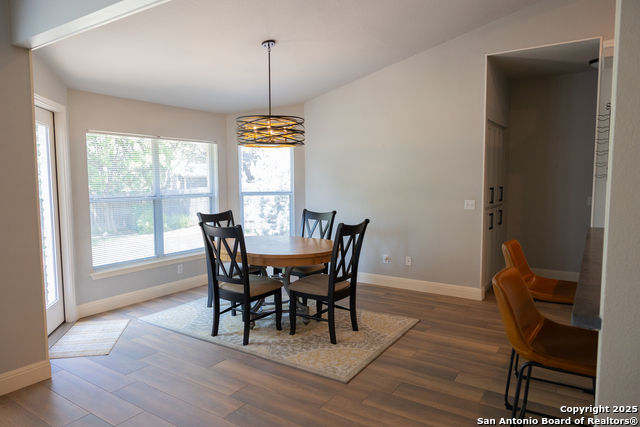 Listing photo id 40 for 607 San Dizier