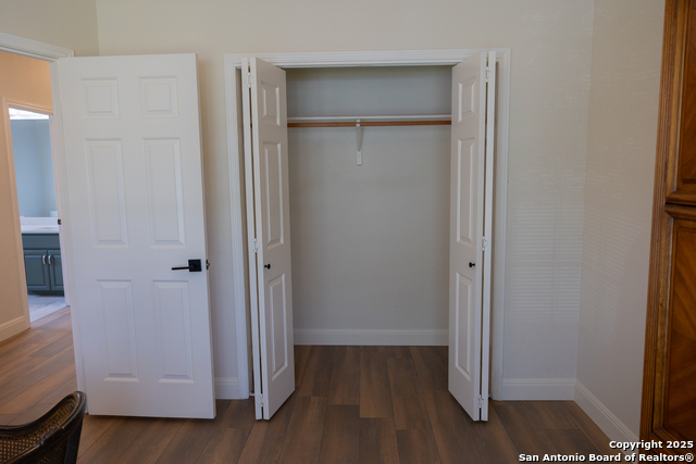 Listing photo id 46 for 607 San Dizier