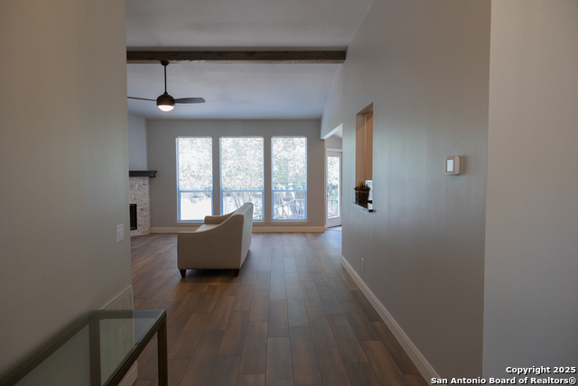 Listing photo id 3 for 607 San Dizier