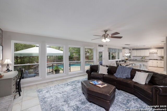 Listing photo id 8 for 611 San Diego