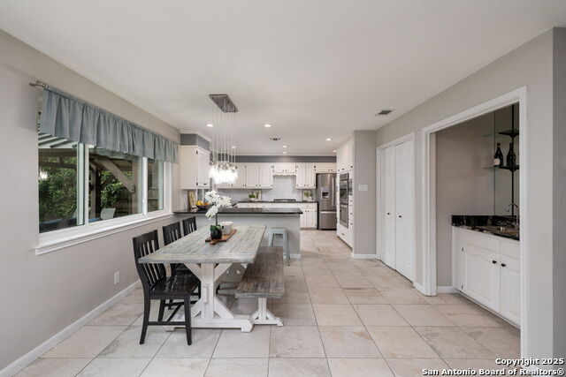 Listing photo id 9 for 611 San Diego